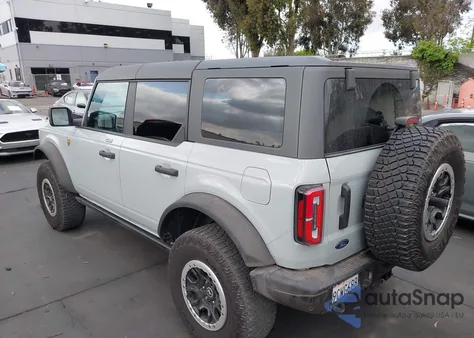 2023 Ford Bronco Badlands z USA, uszkodzony, nr VIN 1FMEE5DP0PLA97359